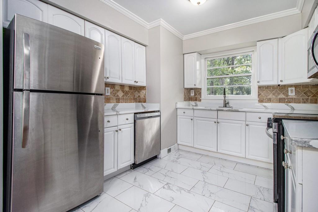 2550 Graywall Street