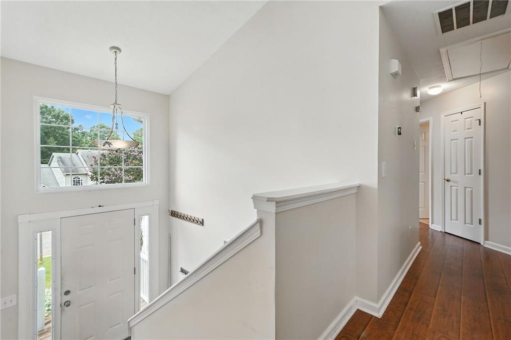 2740 Lake Park Ridge W