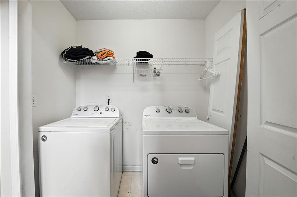 2740 Lake Park Ridge W