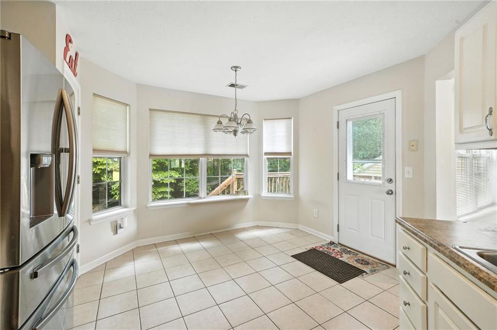 2740 Lake Park Ridge W