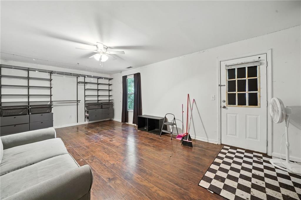 2740 Lake Park Ridge W