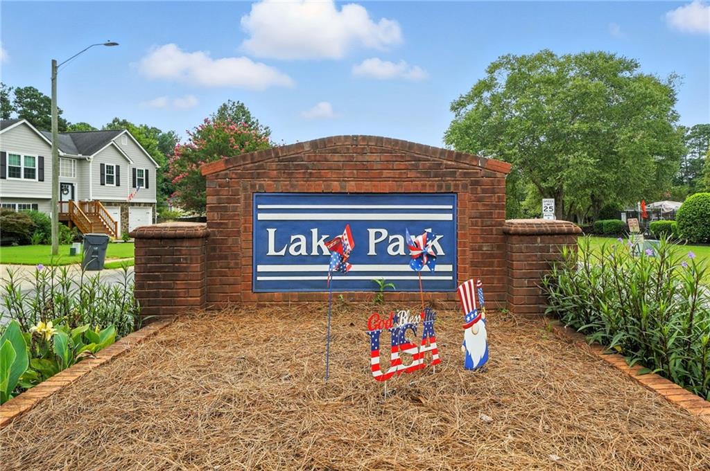 2740 Lake Park Ridge W