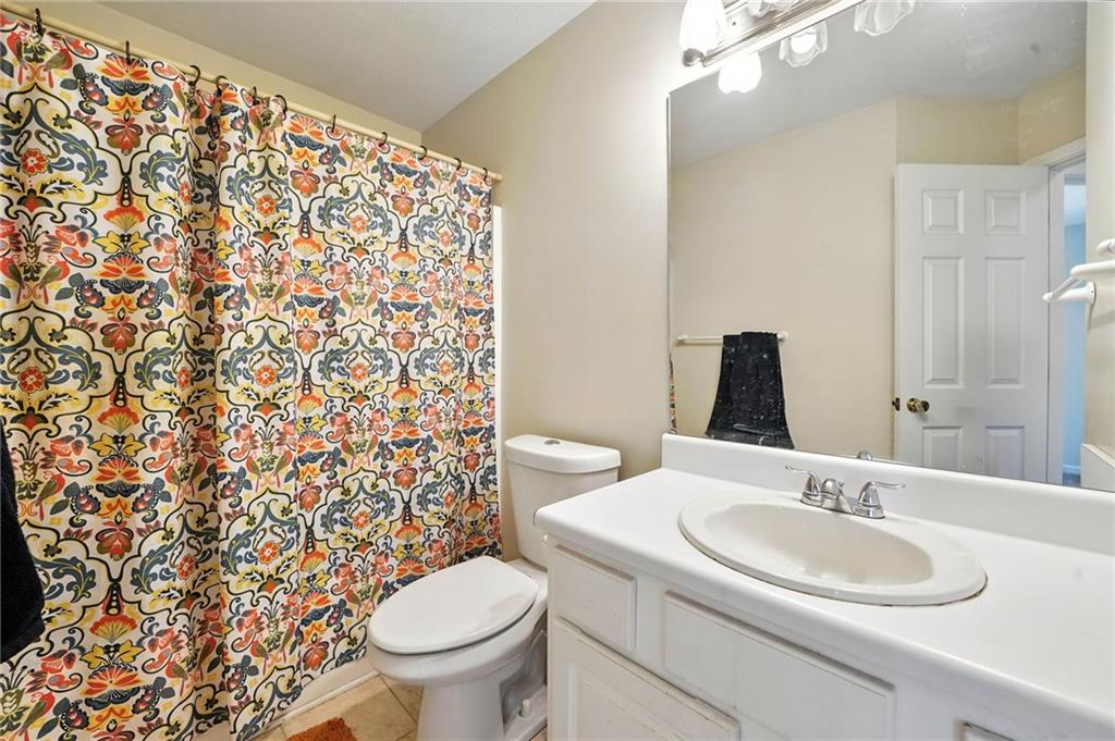 2740 Lake Park Ridge W