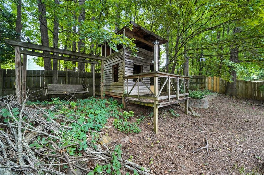 2740 Lake Park Ridge W