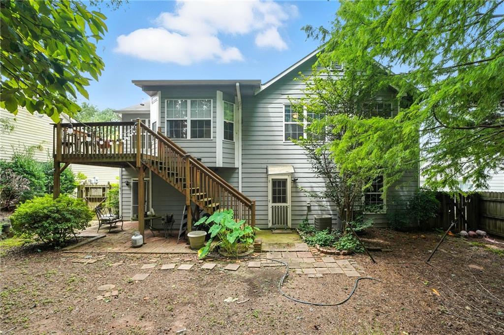 2740 Lake Park Ridge W