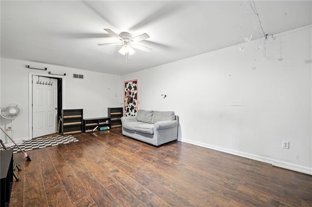 2740 Lake Park Ridge W