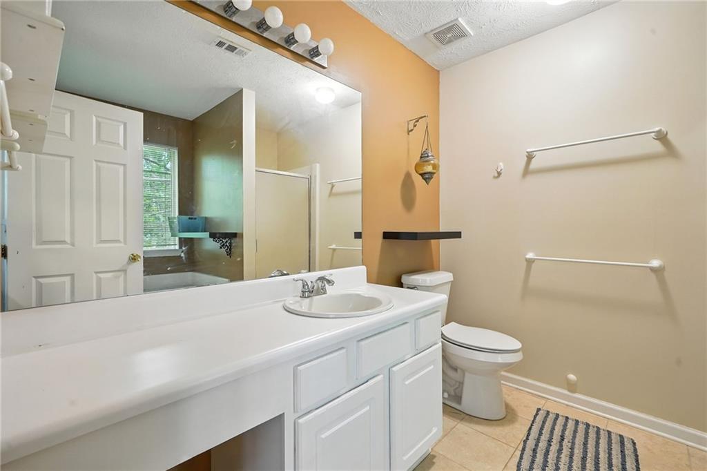 2740 Lake Park Ridge W