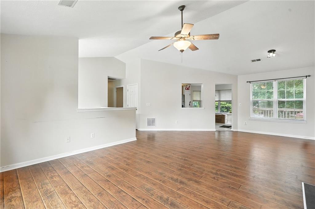 2740 Lake Park Ridge W