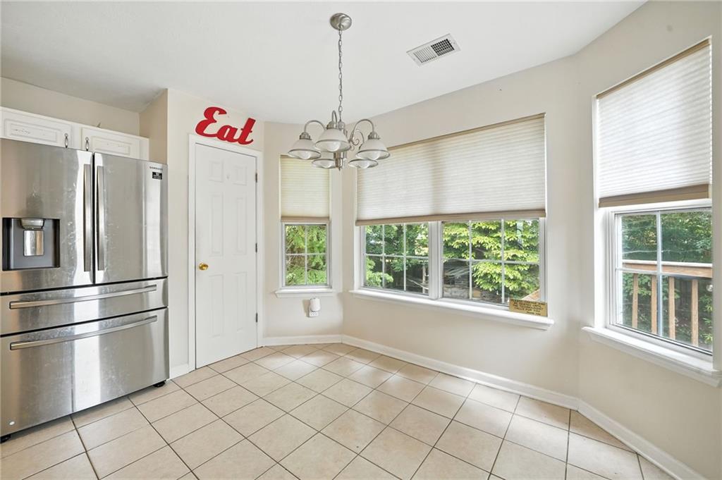 2740 Lake Park Ridge W