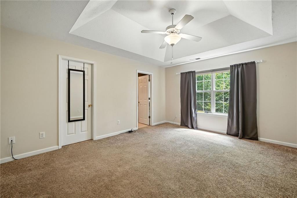 2740 Lake Park Ridge W