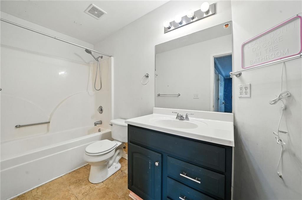 2740 Lake Park Ridge W