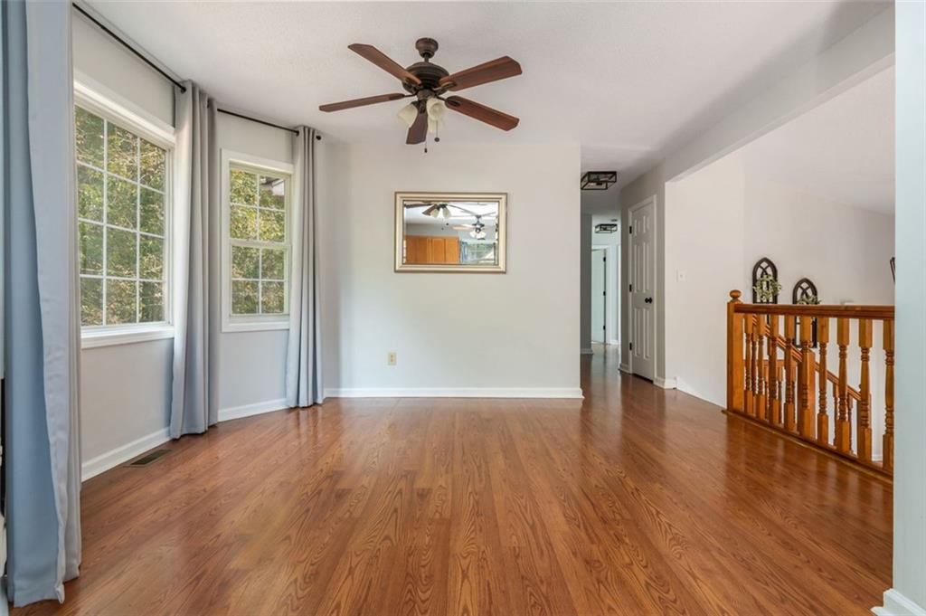 160 SUMMER LAKE Drive