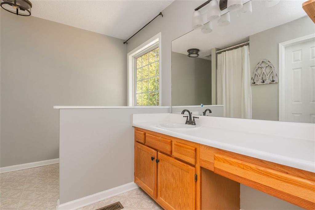 160 SUMMER LAKE Drive