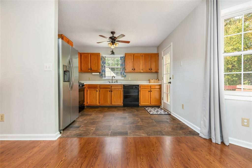 160 SUMMER LAKE Drive