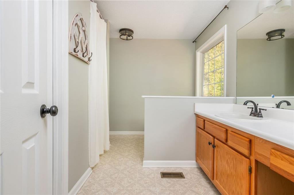 160 SUMMER LAKE Drive