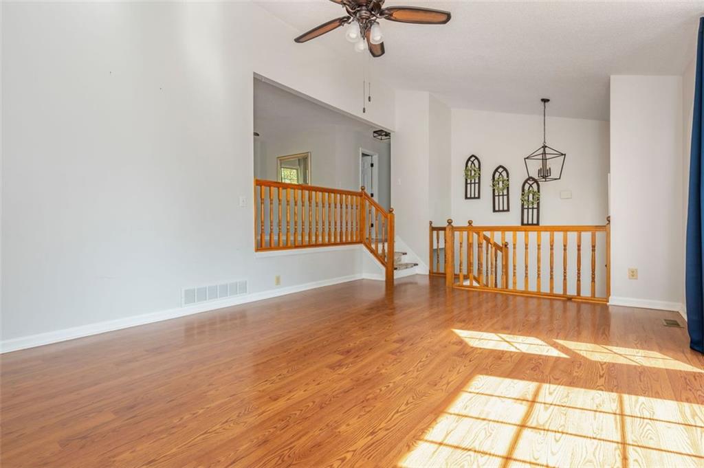 160 SUMMER LAKE Drive