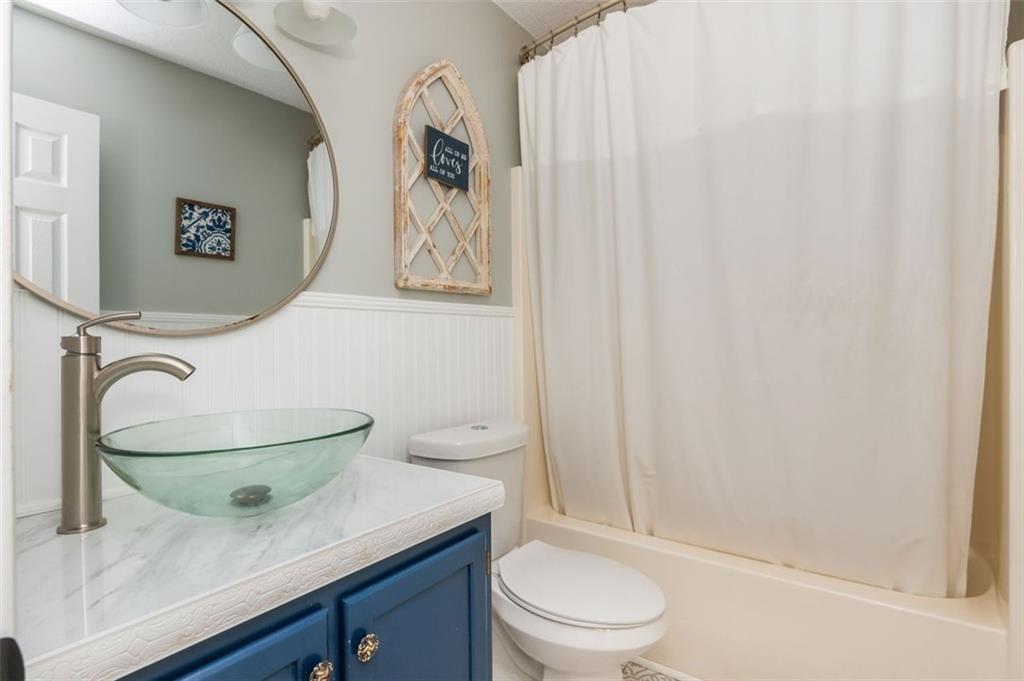 160 SUMMER LAKE Drive