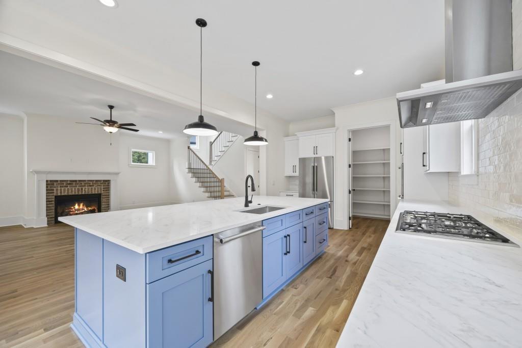 611 Foster Park Lane
