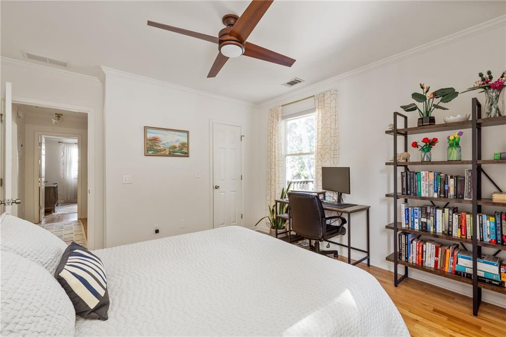 215 Sisson Avenue NE