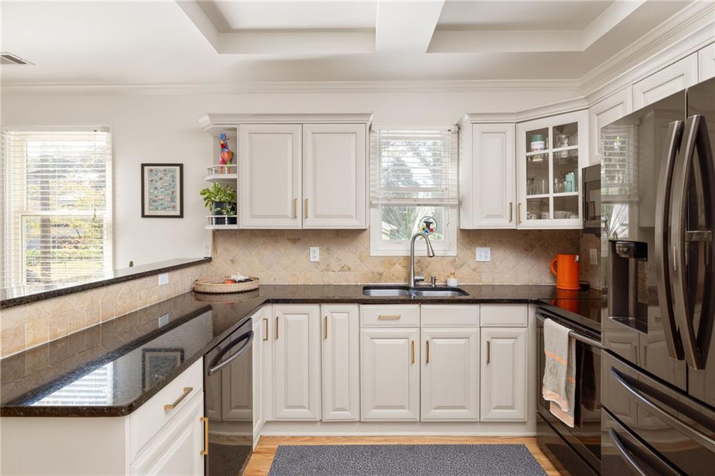 215 Sisson Avenue NE