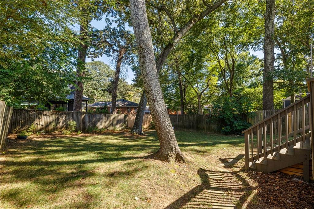 215 Sisson Avenue NE