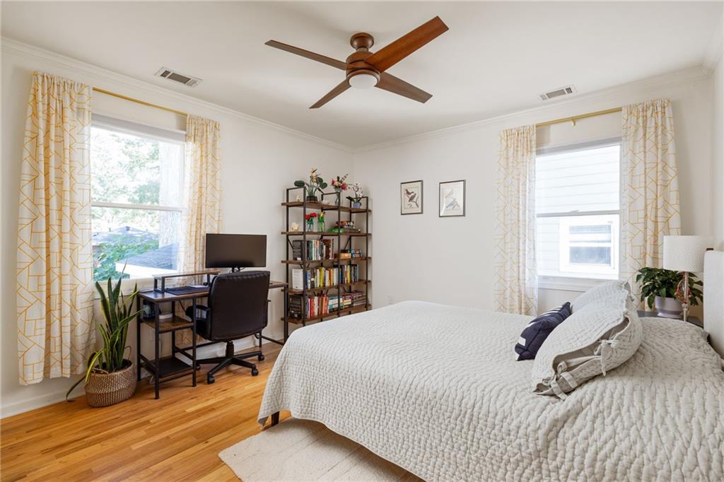 215 Sisson Avenue NE