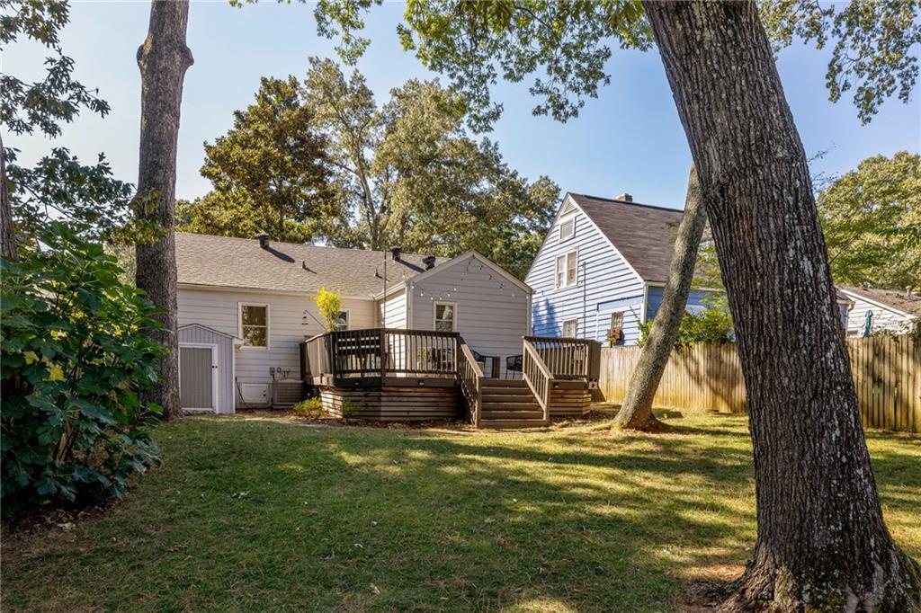 215 Sisson Avenue NE