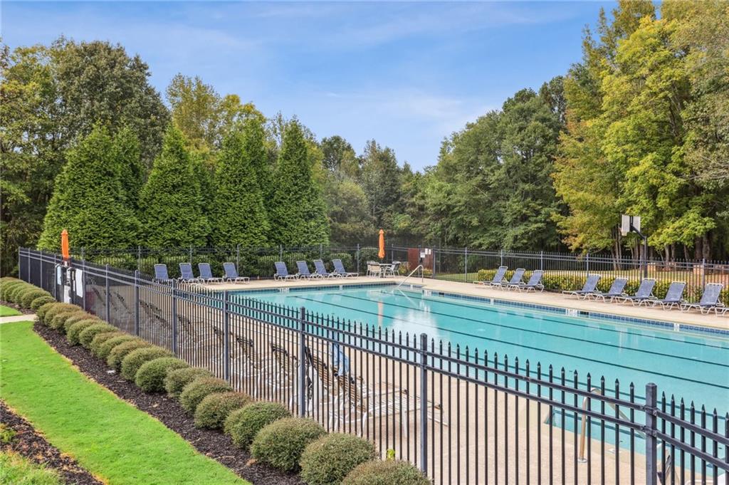 611 Alexander Farms Lane SW