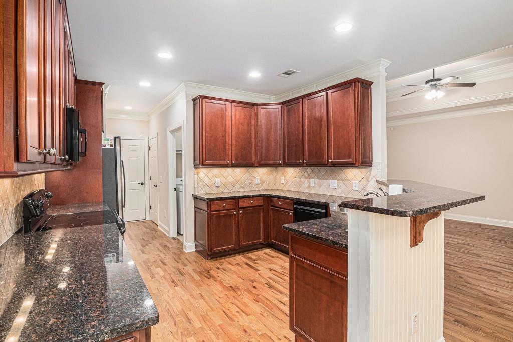 439 Bishopton Street