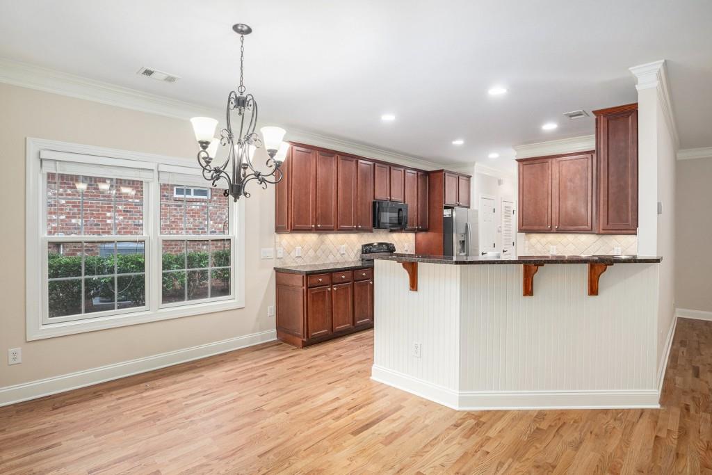 439 Bishopton Street