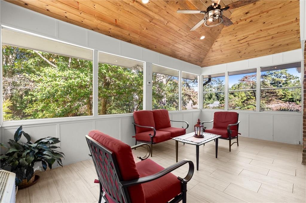 1728 Stonecliff Court