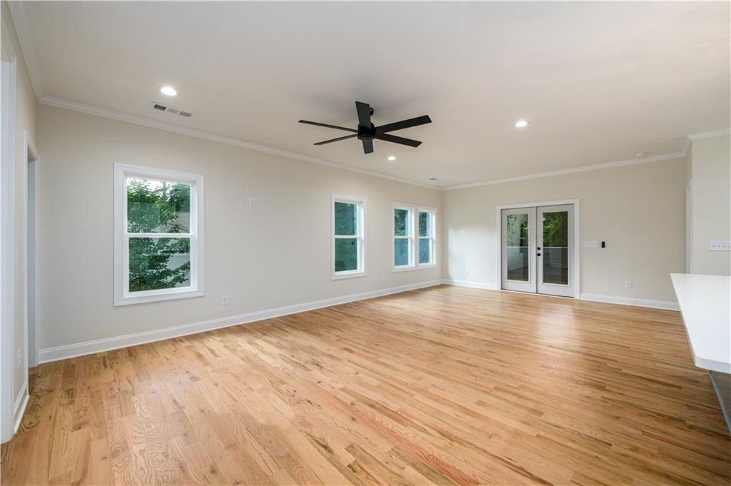 387 Hillside Drive SW