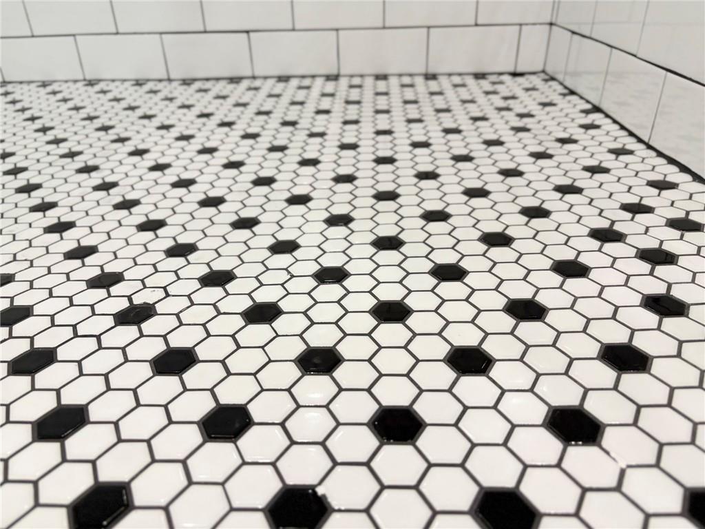 387 Hillside Drive SW