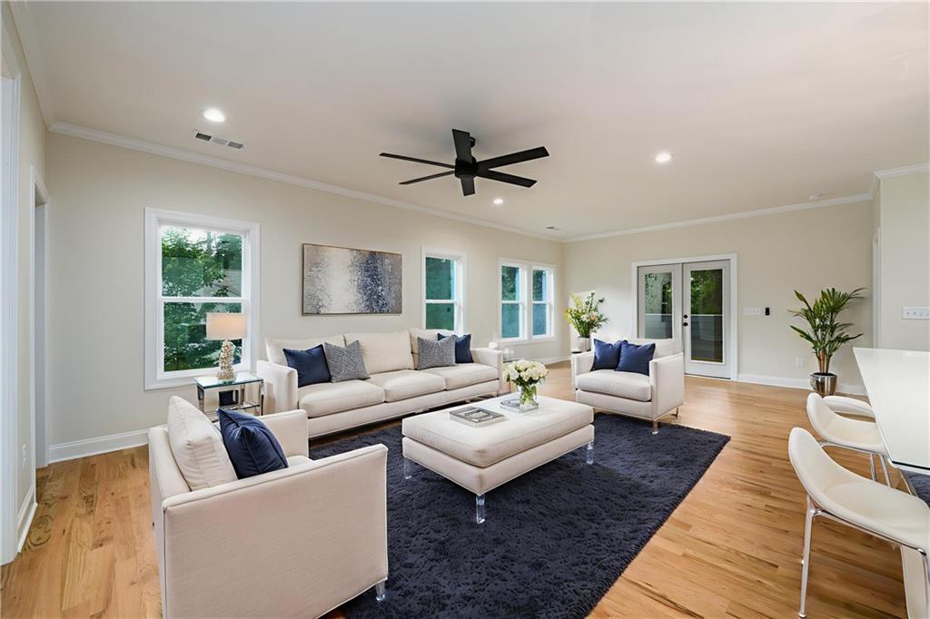 387 Hillside Drive SW