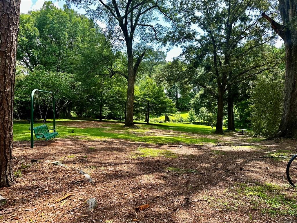 387 Hillside Drive SW