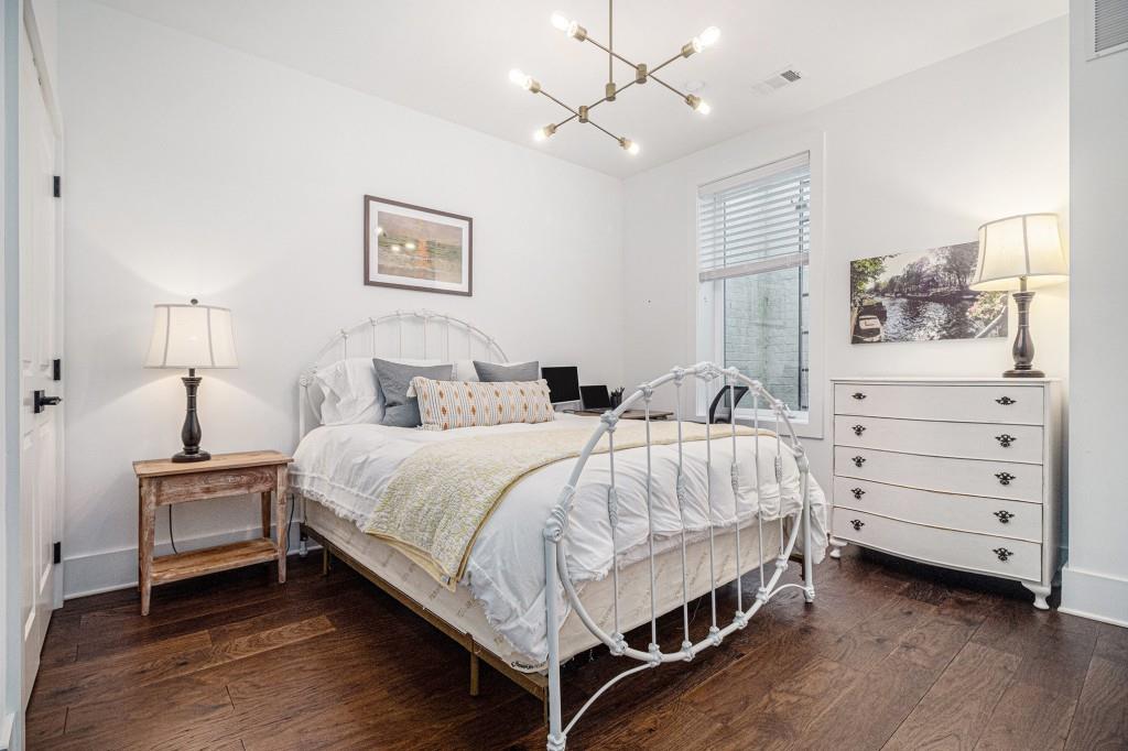 366 Gibson Street SE