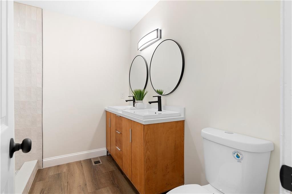 195 Beverly Park Court