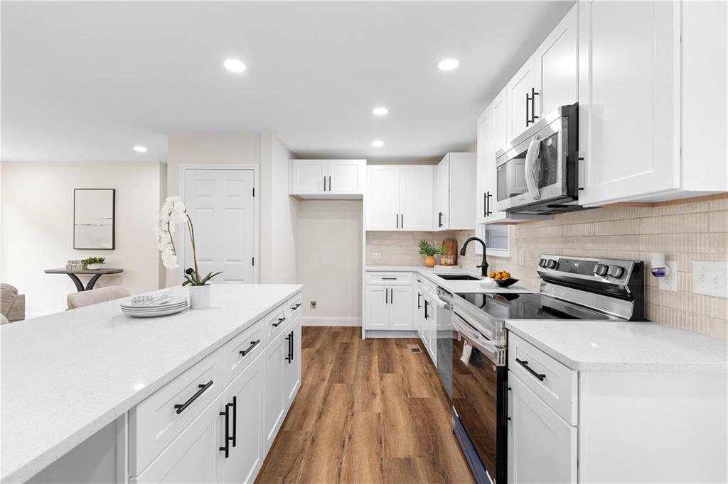 195 Beverly Park Court