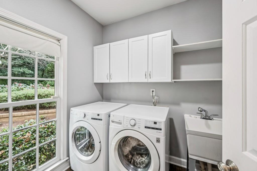 2730 Rangewood Drive NE