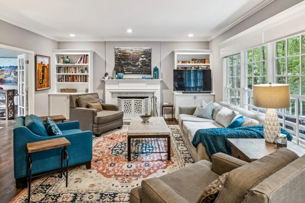 2730 Rangewood Drive NE