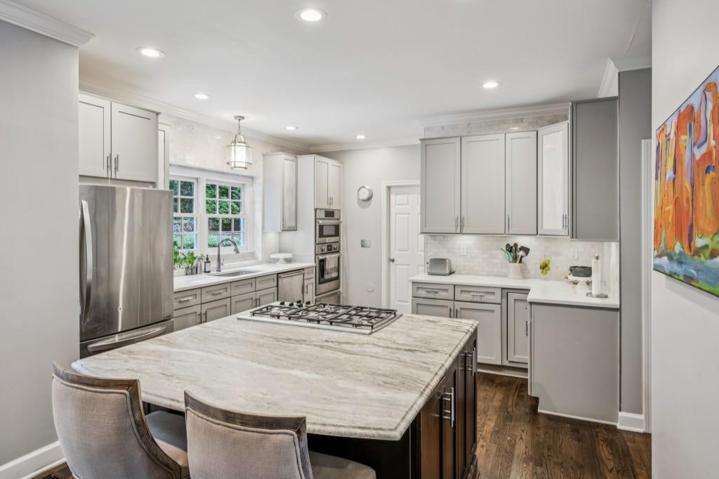 2730 Rangewood Drive NE