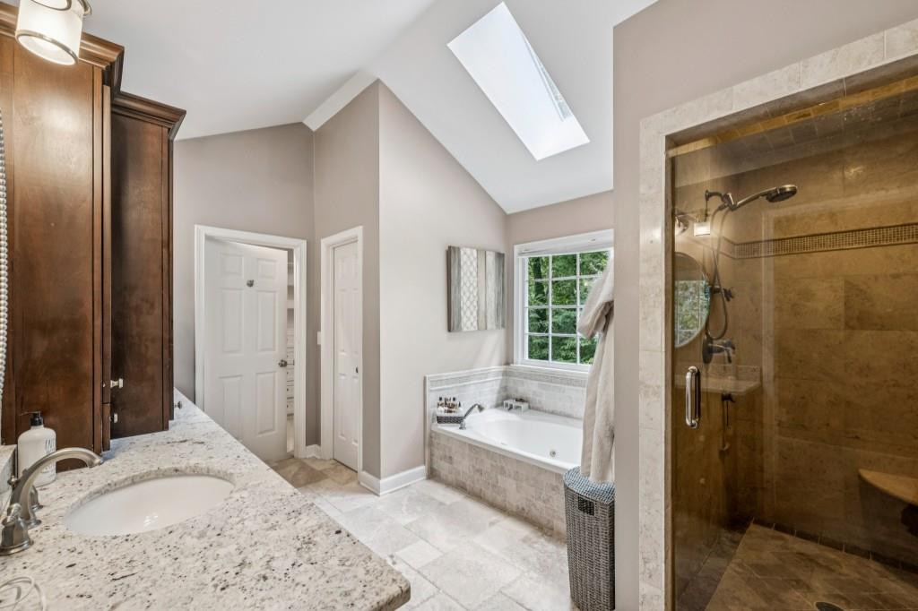 2730 Rangewood Drive NE