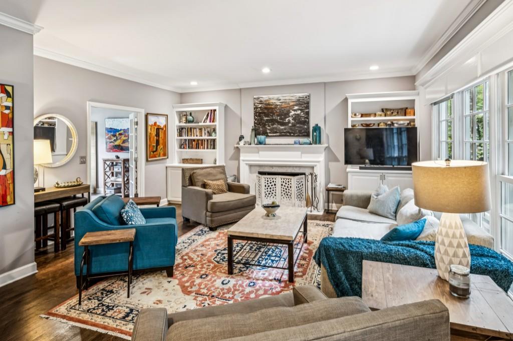 2730 Rangewood Drive NE