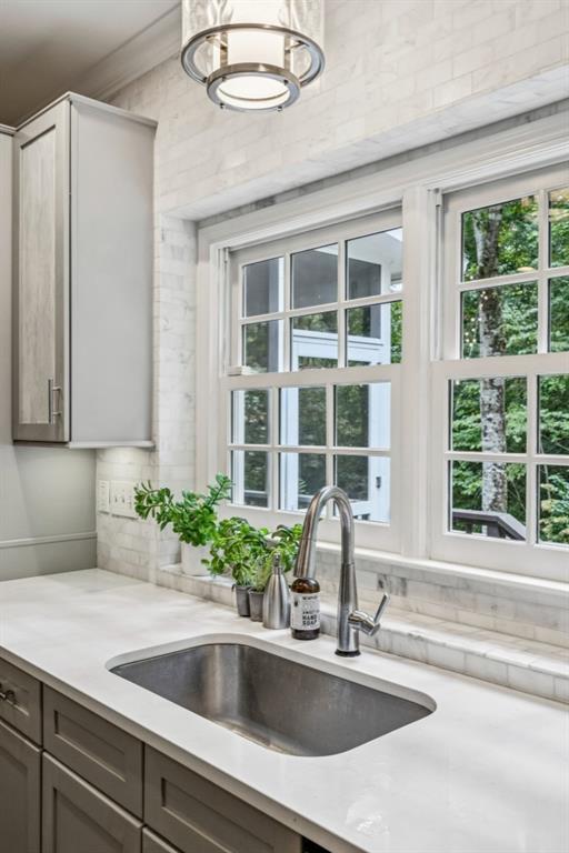 2730 Rangewood Drive NE