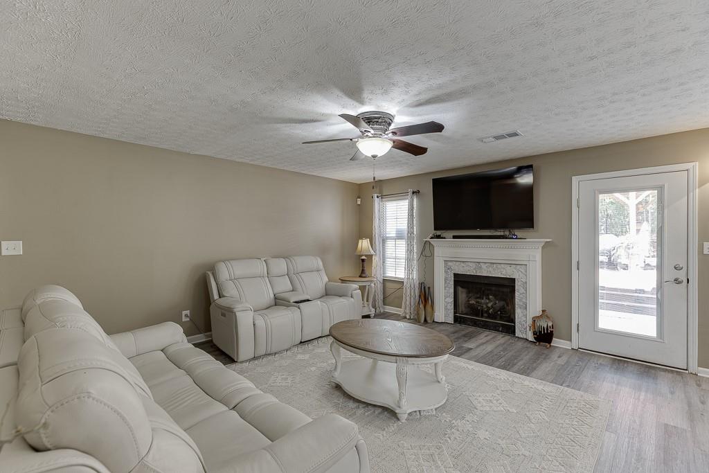 4693 Devencrest Lane