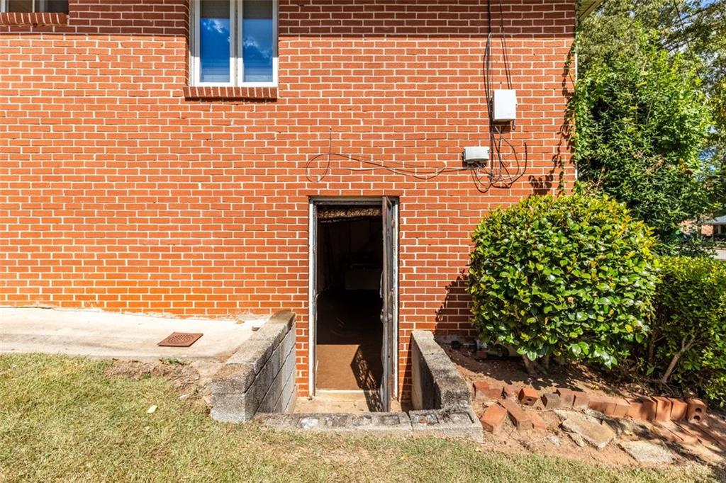 2171 EDGEMORE Drive SE