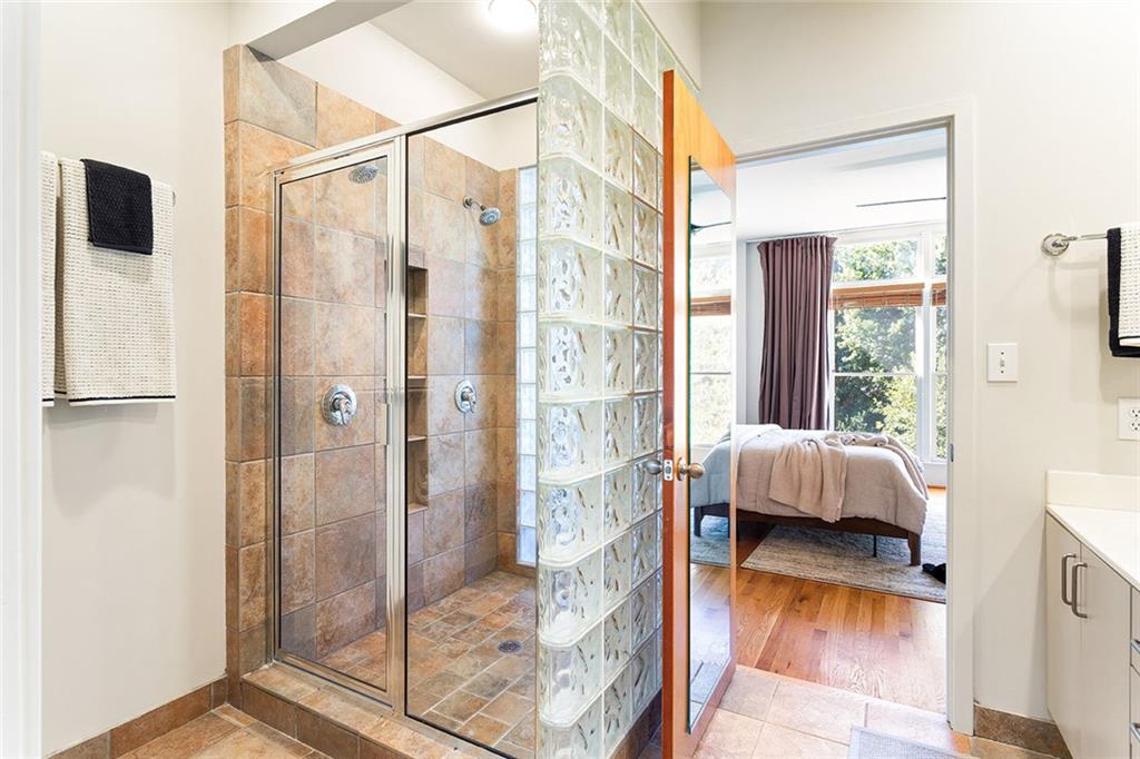 1333 Peachtree View NE