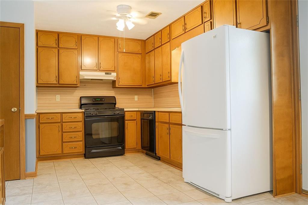 1598 CHERRY HILL Lane SW