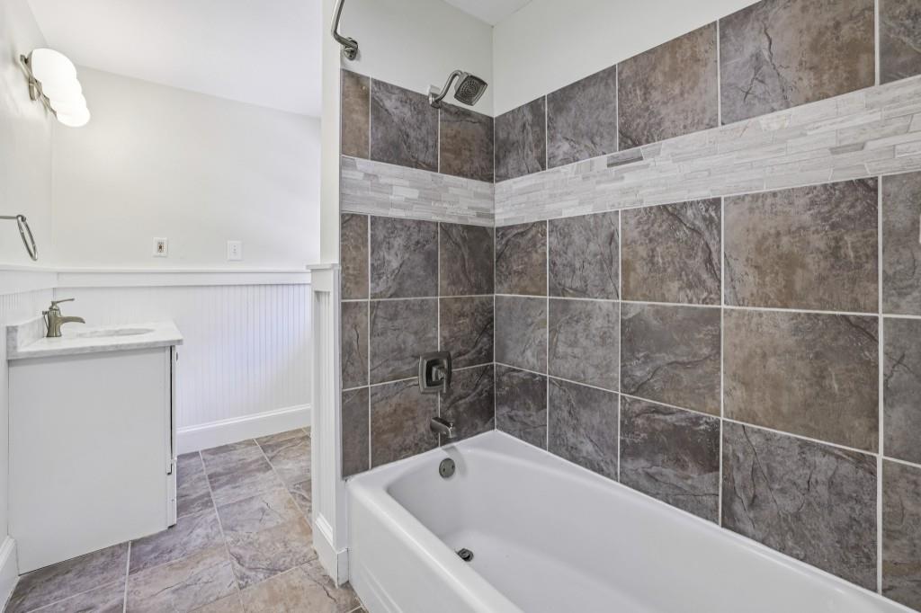 4082 McClatchey Circle NE