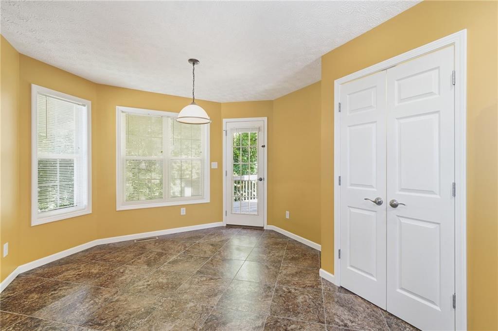 208 Park Forest Way NW